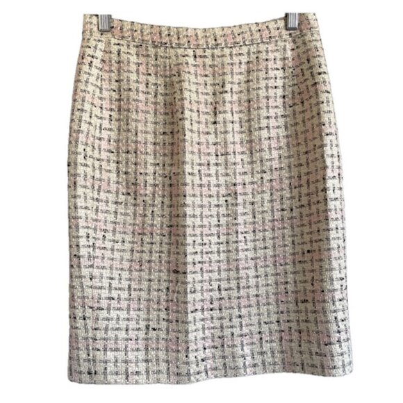 Pink / Cream Bouclé Blazer Skirt Suit - 8/Medium, very Chanel! - Picture 8 of 16